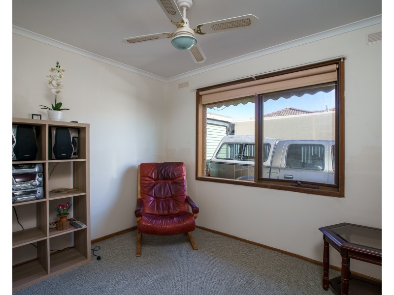 411 LAWRENCE STREET, West Wodonga VIC 3690