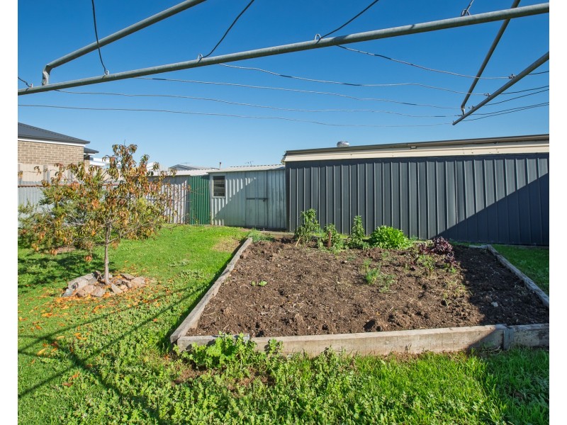 411 LAWRENCE STREET, West Wodonga VIC 3690