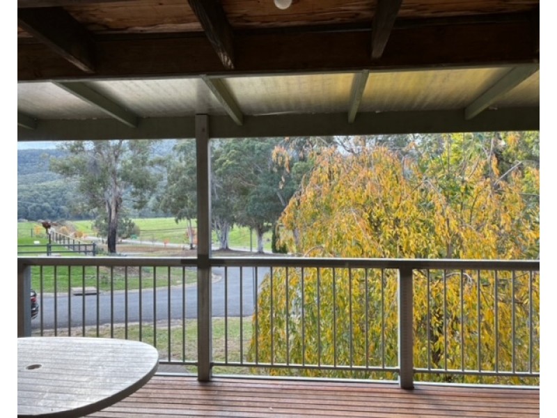 6 Murphy Street, Dartmouth VIC 3701