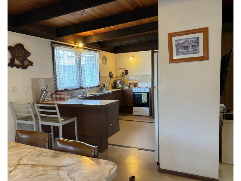 6 Murphy Street, Dartmouth VIC 3701
