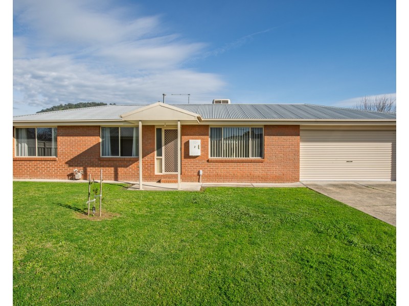 2/12 OAKMONT CIRCUIT, West Wodonga VIC 3690