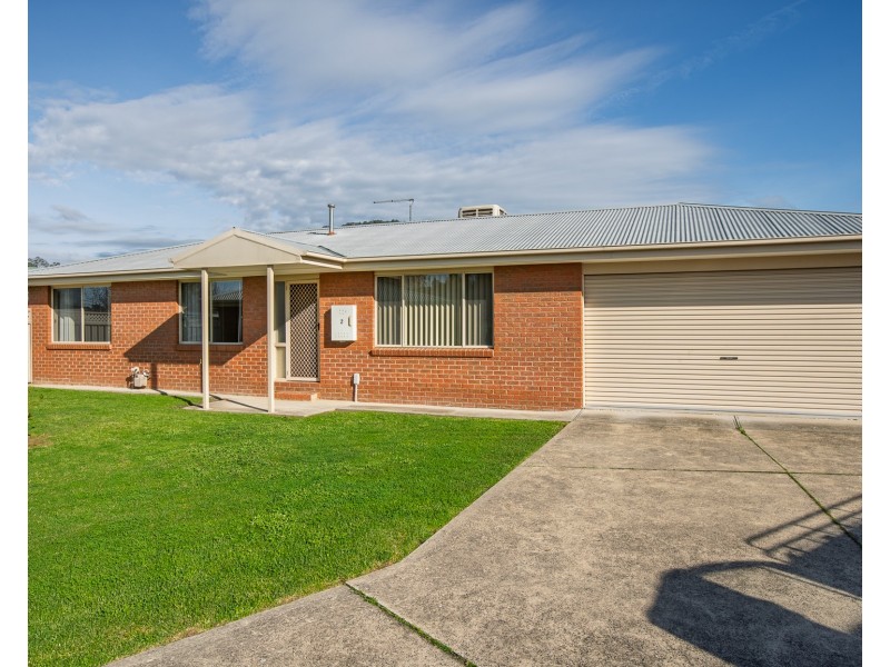 2/12 OAKMONT CIRCUIT, West Wodonga VIC 3690