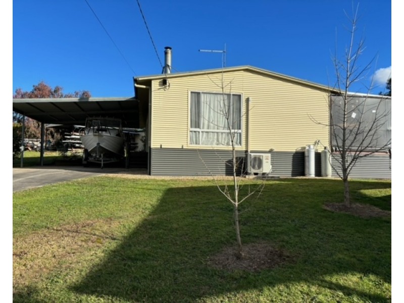 11 Cross Ave, Dartmouth VIC 3701