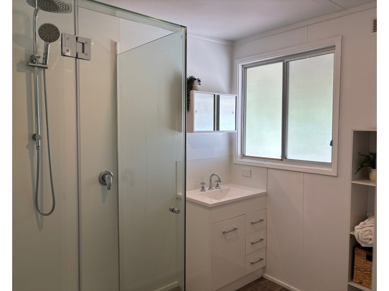 11 Cross Ave, Dartmouth VIC 3701