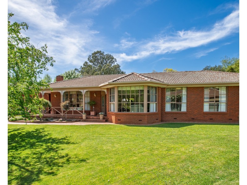 4 CAMBOURNE COURT, Wodonga VIC 3690