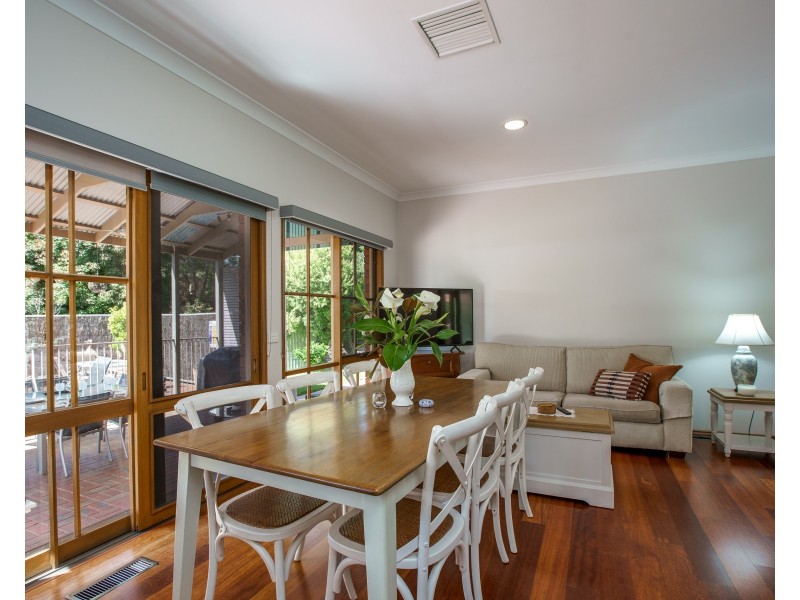 4 CAMBOURNE COURT, Wodonga VIC 3690