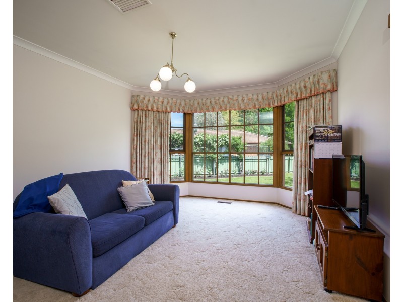 4 CAMBOURNE COURT, Wodonga VIC 3690
