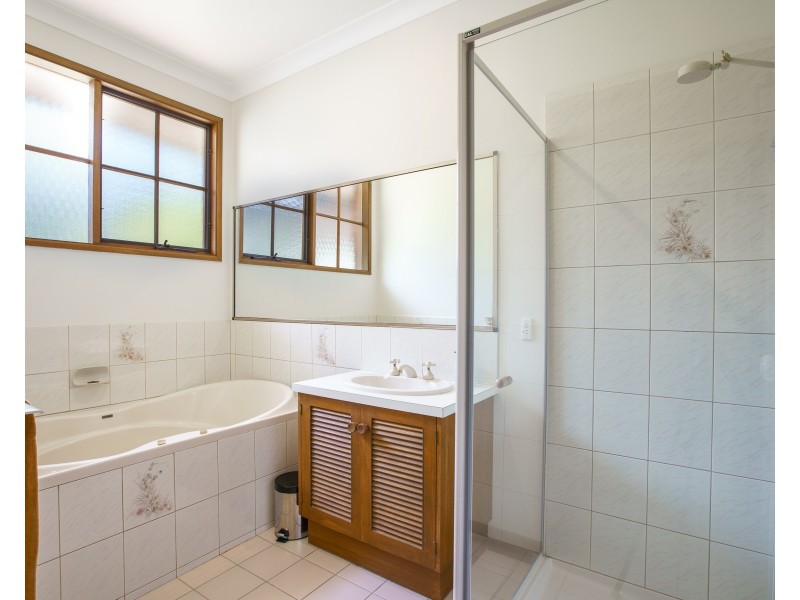 4 CAMBOURNE COURT, Wodonga VIC 3690