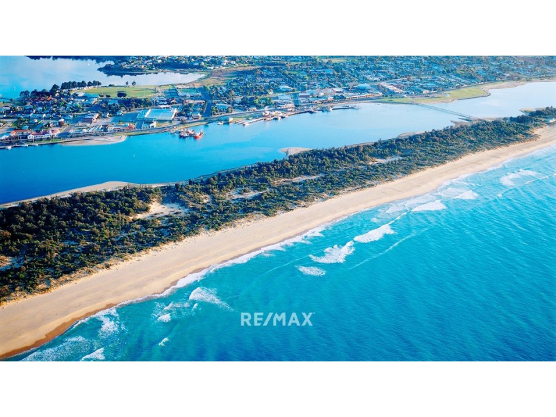 19A Golf Links Road, Lakes Entrance VIC 3909