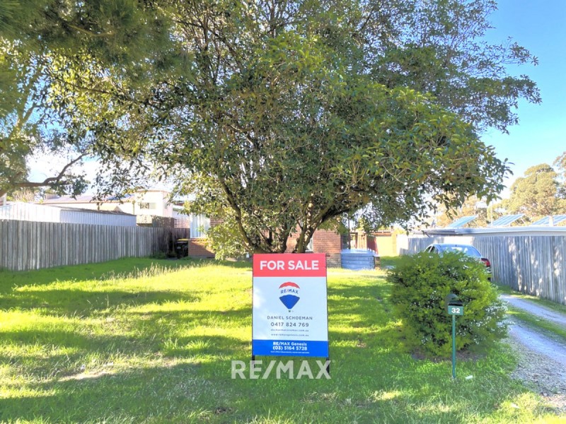32 Point Road, Kalimna VIC 3909