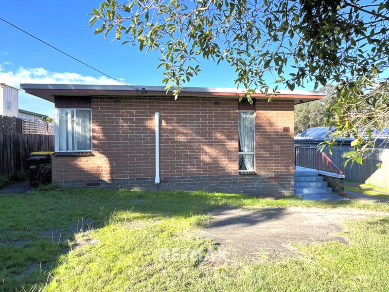 32 Point Road, Kalimna VIC 3909