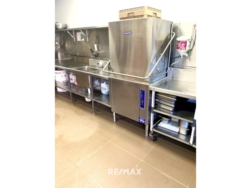 26 Myer Street (Funky Monkey), Lakes Entrance VIC 3909