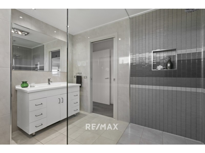 53 Sea-Lakes Close, Lakes Entrance VIC 3909