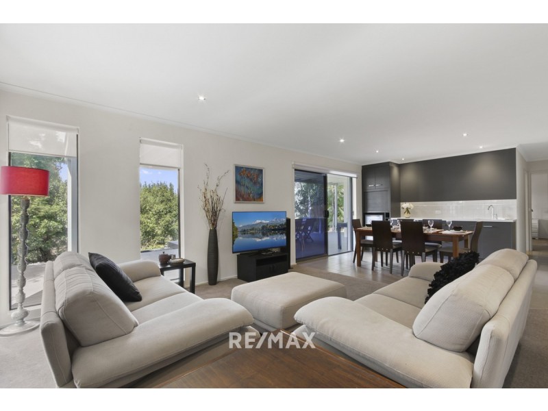 53 Sea-Lakes Close, Lakes Entrance VIC 3909