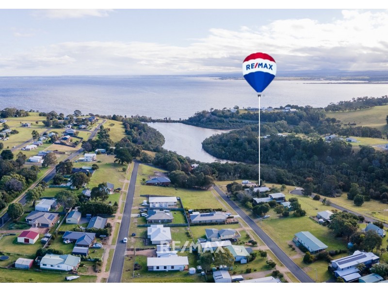 18 Magpie Avenue, Metung VIC 3904