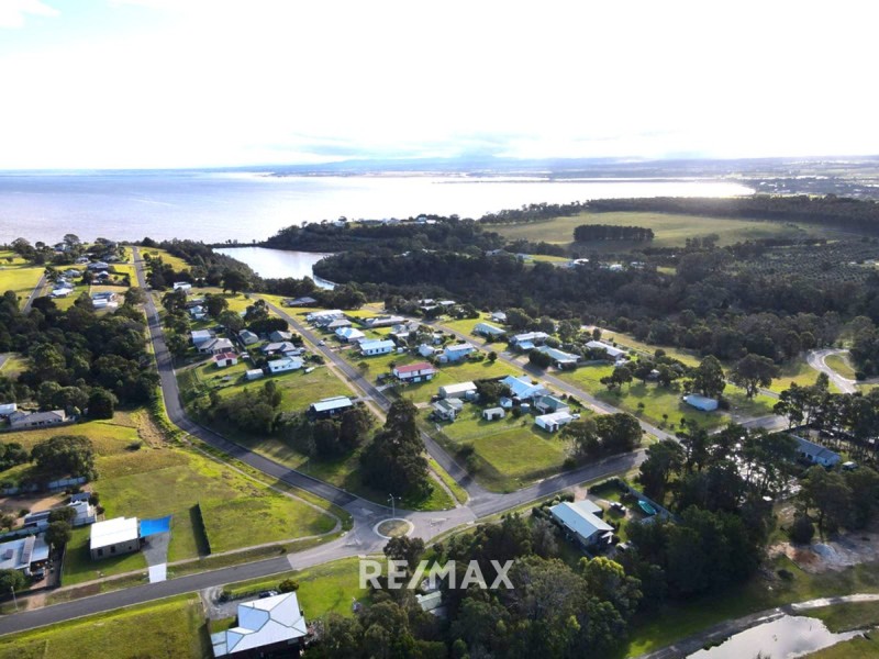 18 Magpie Avenue, Metung VIC 3904