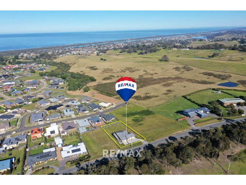 108 Thorpes Lane, Lakes Entrance VIC 3909