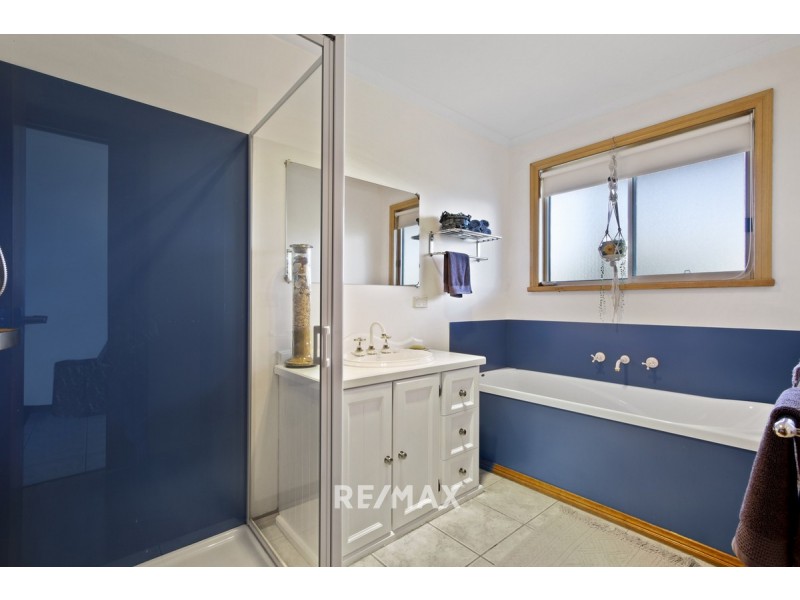 1 Heather Court, Metung VIC 3904