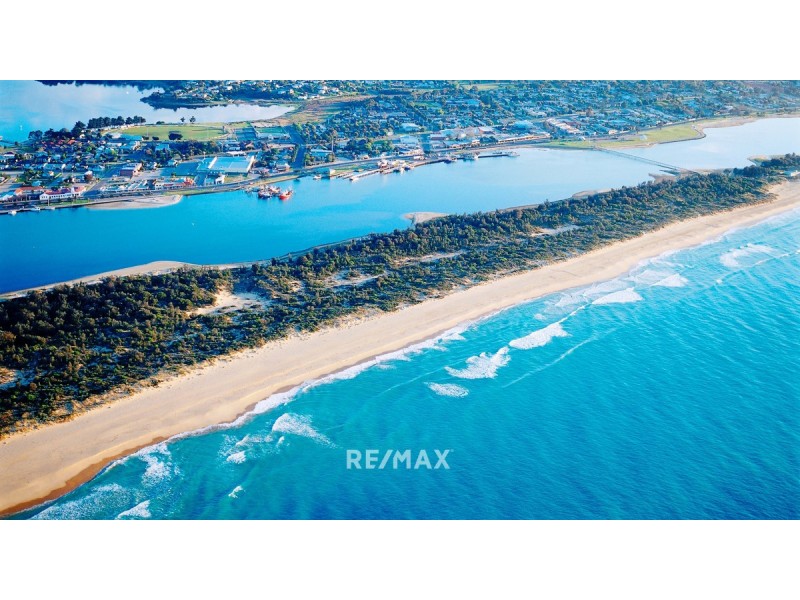 19A Golf Links Road, Lakes Entrance VIC 3909