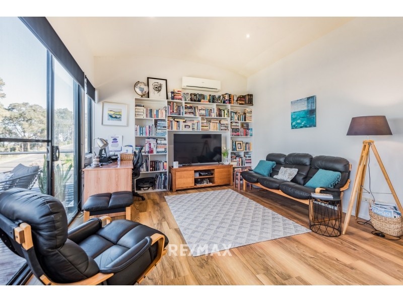 81 Seaview Parade, Kalimna VIC 3909