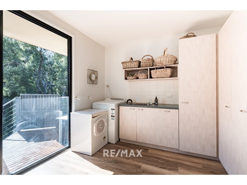 81 Seaview Parade, Kalimna VIC 3909