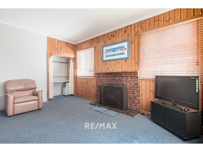 8 Sudings Road, Lakes Entrance VIC 3909