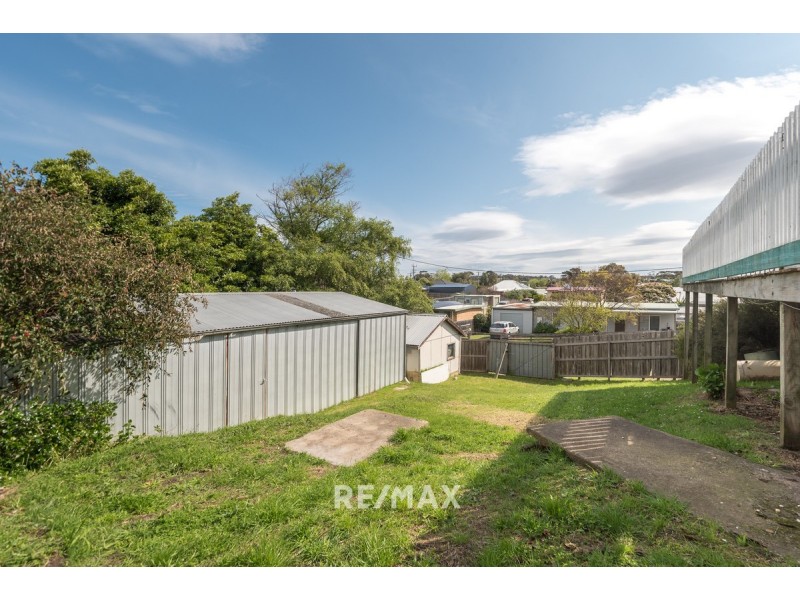8 Sudings Road, Lakes Entrance VIC 3909