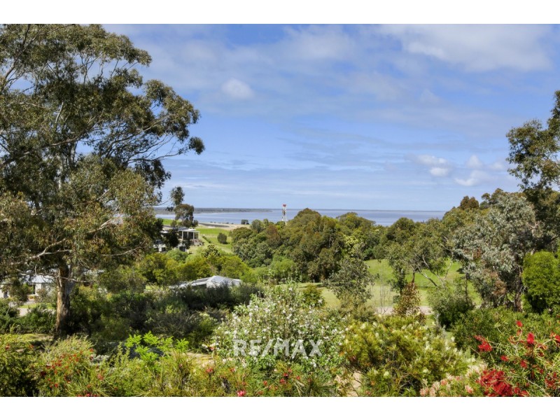 8 The Billabong, Metung VIC 3904