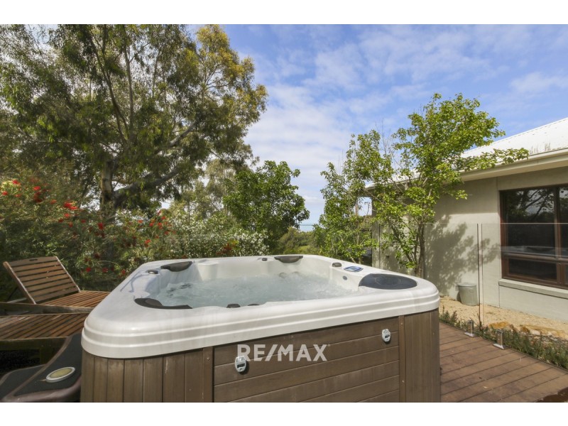 8 The Billabong, Metung VIC 3904