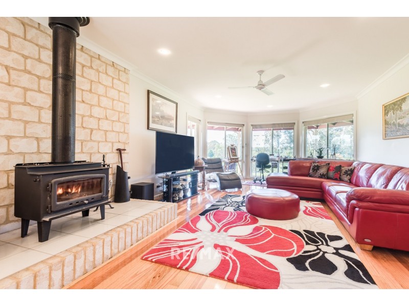 17 Tamhaven Drive, Swan Reach VIC 3903