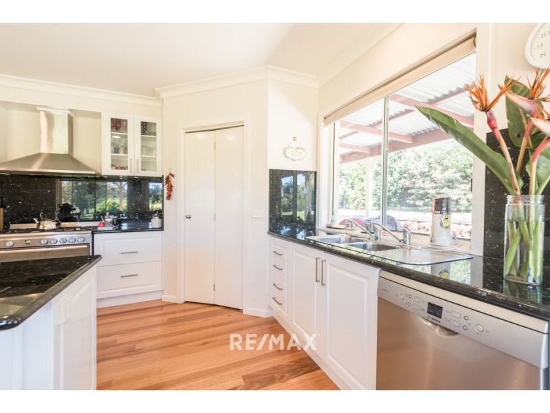 17 Tamhaven Drive, Swan Reach VIC 3903