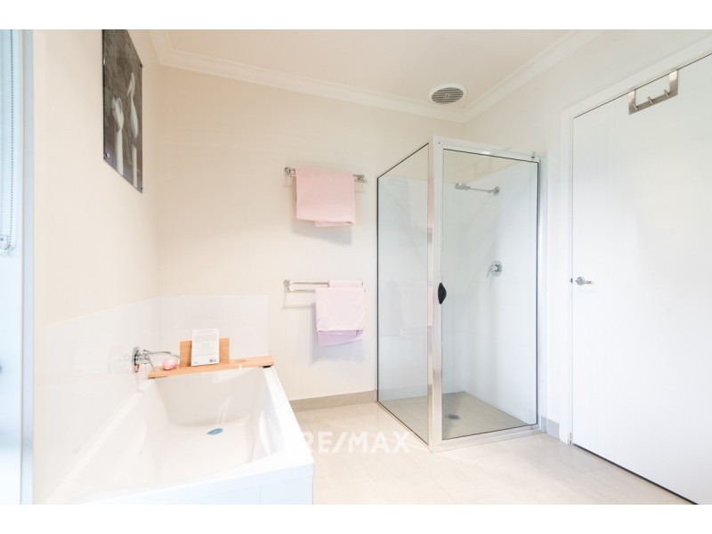 17 Tamhaven Drive, Swan Reach VIC 3903