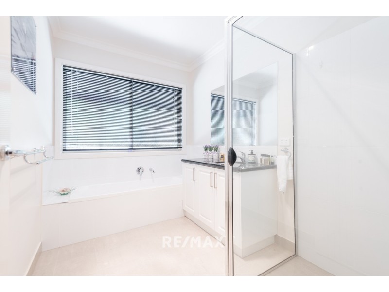 17 Tamhaven Drive, Swan Reach VIC 3903
