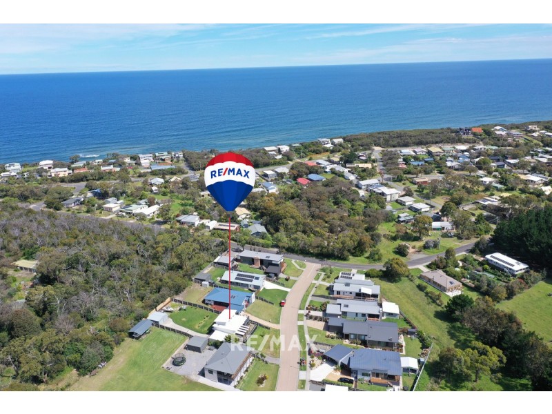 8 Warfe Drive, Lake Tyers Beach VIC 3909