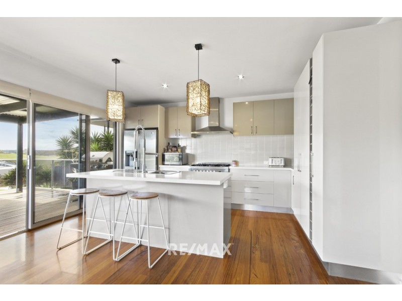 8 Warfe Drive, Lake Tyers Beach VIC 3909