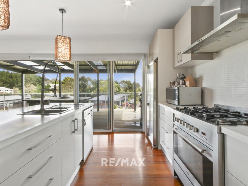 8 Warfe Drive, Lake Tyers Beach VIC 3909