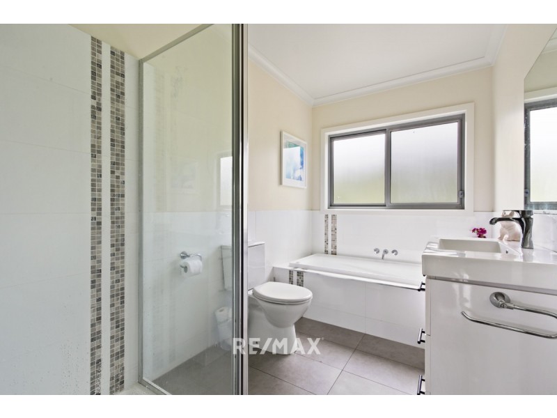 8 Warfe Drive, Lake Tyers Beach VIC 3909