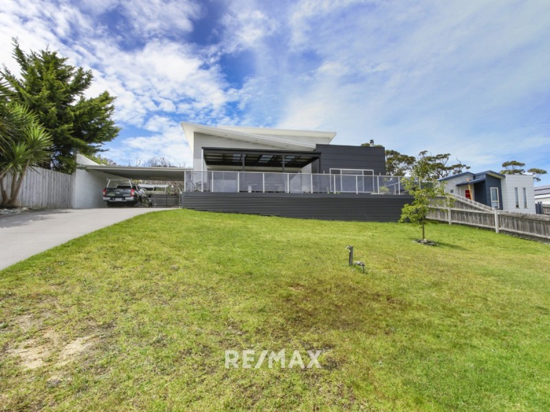 8 Warfe Drive, Lake Tyers Beach VIC 3909