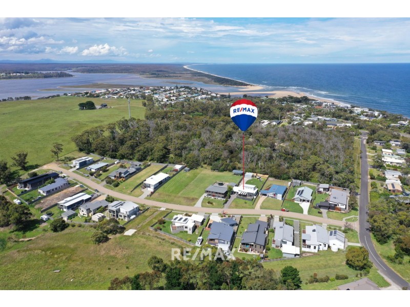 8 Warfe Drive, Lake Tyers Beach VIC 3909
