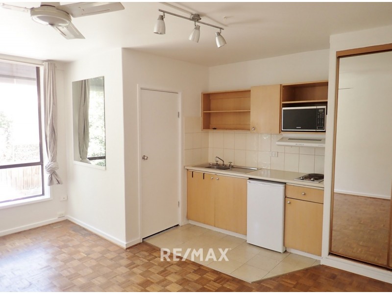 2/38 Charnwood Road, St Kilda VIC 3182