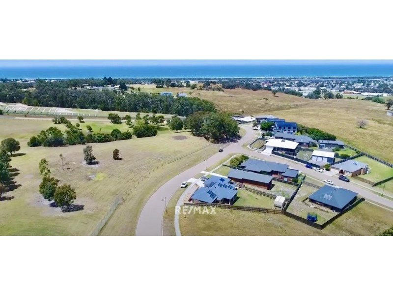 52 Country Club Drive, Lakes Entrance VIC 3909