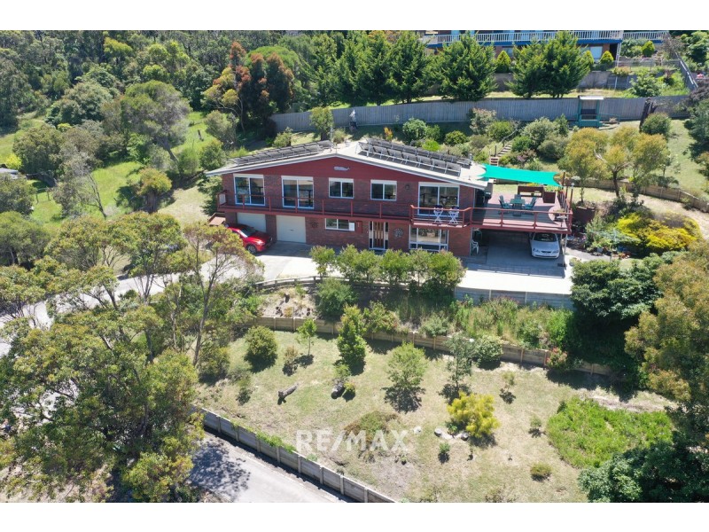 7 ROBIN Street, Lakes Entrance VIC 3909