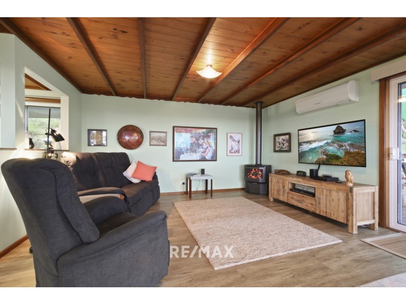 7 ROBIN Street, Lakes Entrance VIC 3909