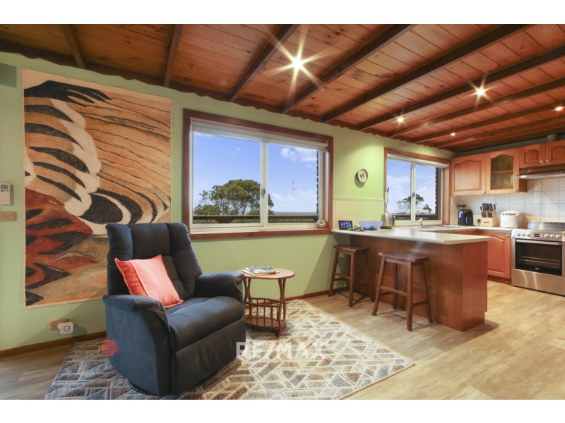 7 ROBIN Street, Lakes Entrance VIC 3909