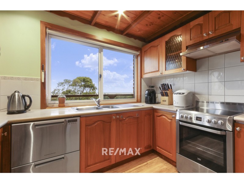 7 ROBIN Street, Lakes Entrance VIC 3909