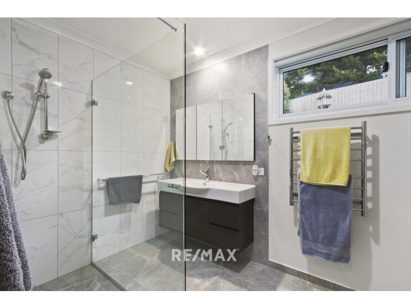 7 ROBIN Street, Lakes Entrance VIC 3909