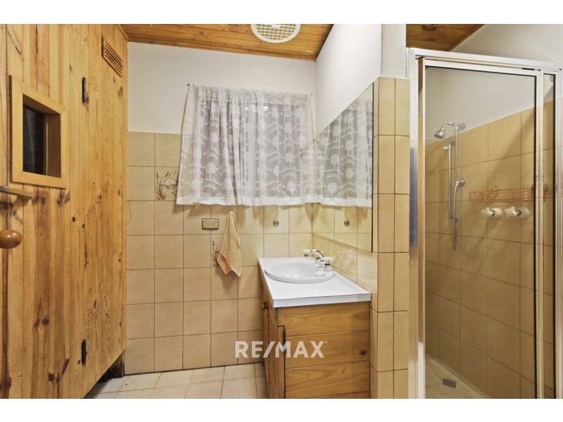 7 ROBIN Street, Lakes Entrance VIC 3909