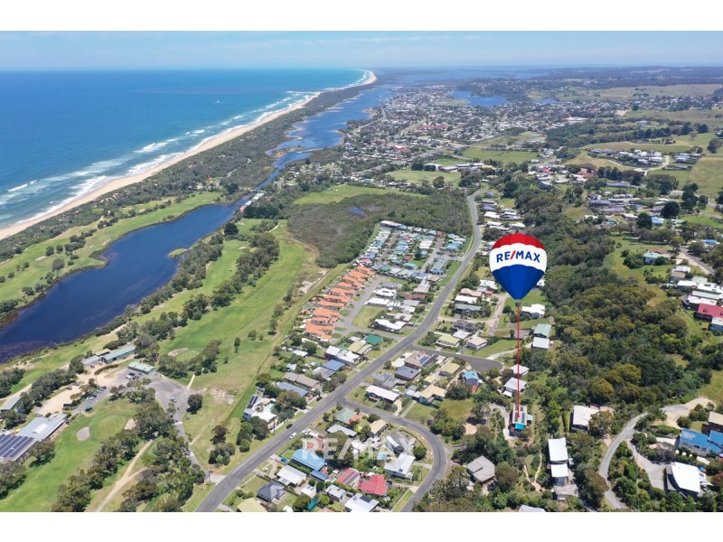 7 ROBIN Street, Lakes Entrance VIC 3909