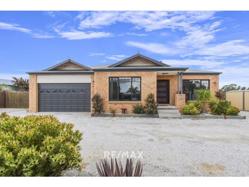 22 Tambo Boulevard, Metung VIC 3904