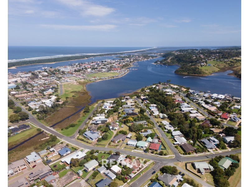 66 Carpenter Street, Lakes Entrance VIC 3909